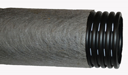 Труба перфорированная дренажная гофрированная 110 в фильтре с геотканью