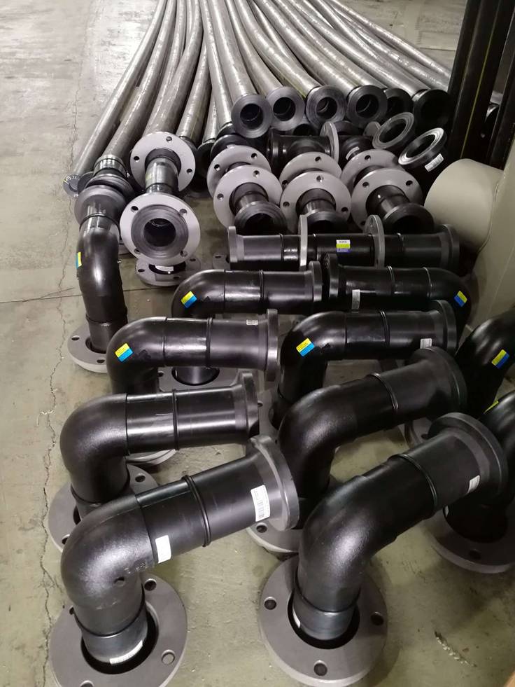 Трубы для перекачки воды из емкостей