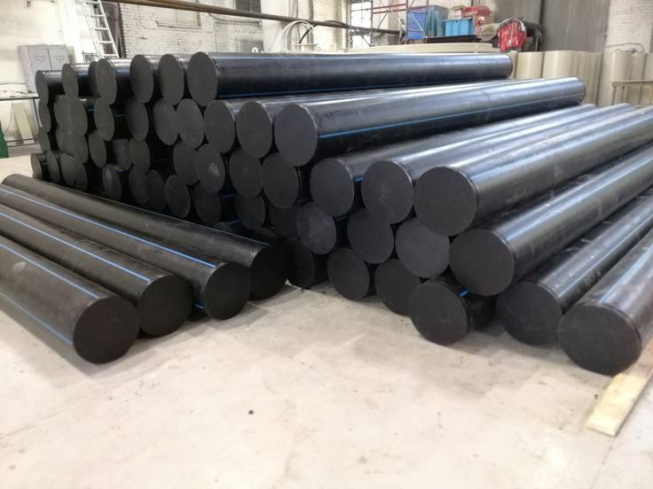 Понтоны садков для хозяйства по разведению рыбы