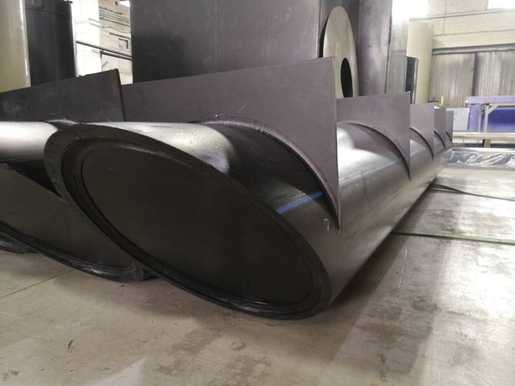 Понтоны для переправы техники по реке